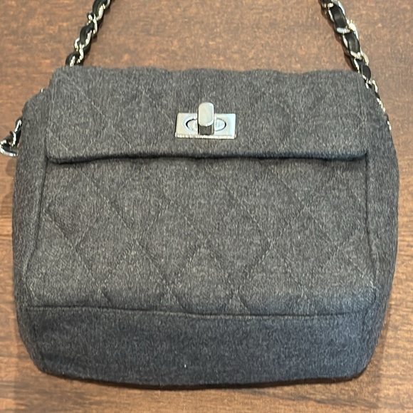 Neiman Marcus Collection Grey Quilted Crossbody Bag - Picture 2 of 5